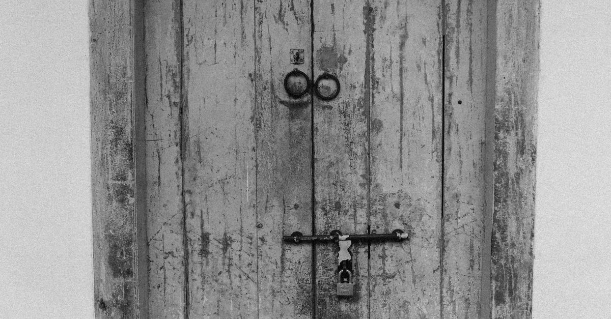 front door lock key — Fayette County Locksmith